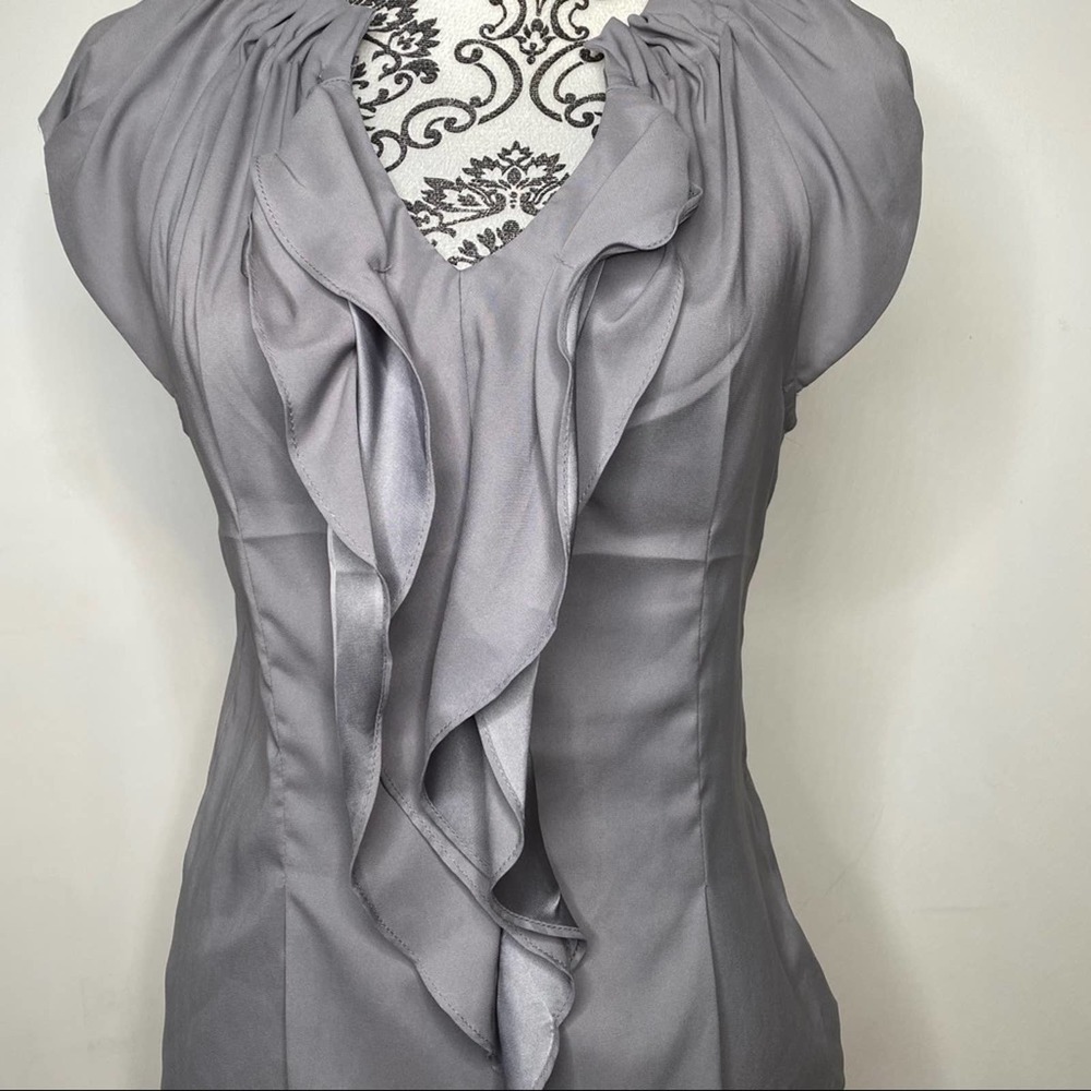Express GRAY RUFFLE FRONT CAP SLEEVE